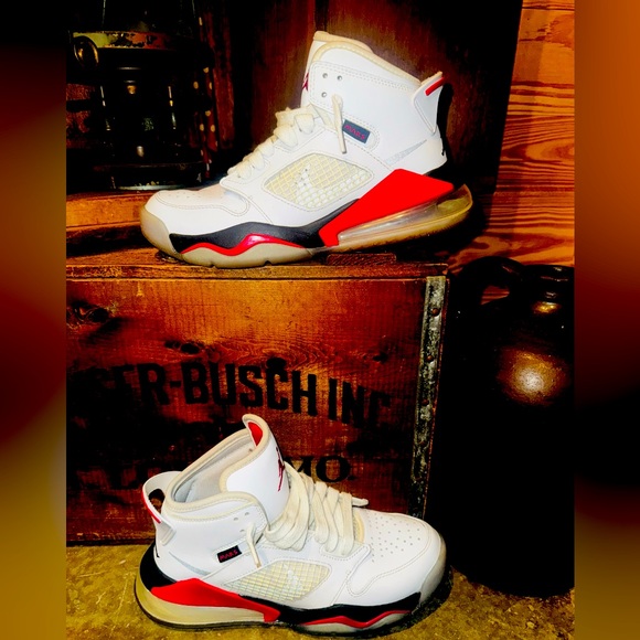Jordan Nike Mars 270 Sz 5.5Y - Picture 1 of 2